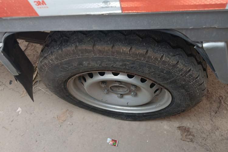Used Wuling Rongguang New Truck 2021 1.8L "Rural Areas" Edition LV1 Extended Single-Row LJ479Q6 Right Rear Wheel Hub
