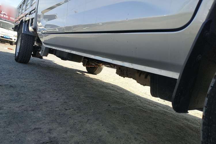 Used Wuling Rongguang New Truck 2021 1.5L Rural Version LV1 Extended Double-Cab L3C Right Side Sill
