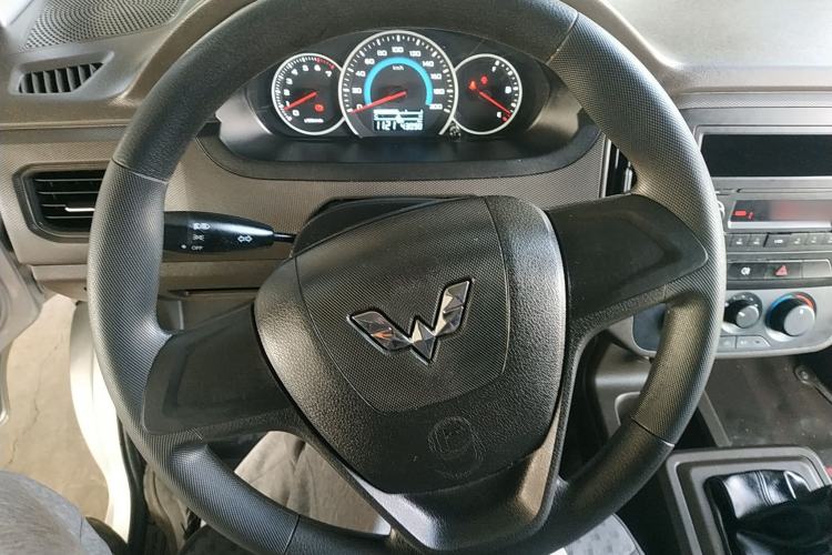 Used Wuling Rongguang New Truck 2021 1.8L Base Model Double-Cab with Dual Rear Wheels LJ479Q6 Steering Wheel