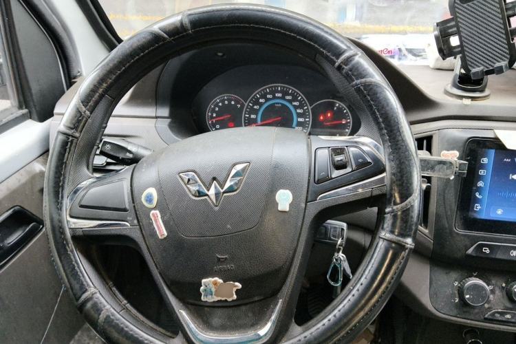 Used Wuling Rongguang New Truck 2021 1.8L Comfort-Grade Double-Cab Dual Rear Wheels LJ479Q6 Steering Wheel
