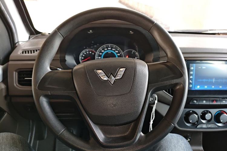 Used Wuling Rongguang New Truck 2021 1.5L Rural Version LV1 Extended Double-Cab L3C Steering Wheel