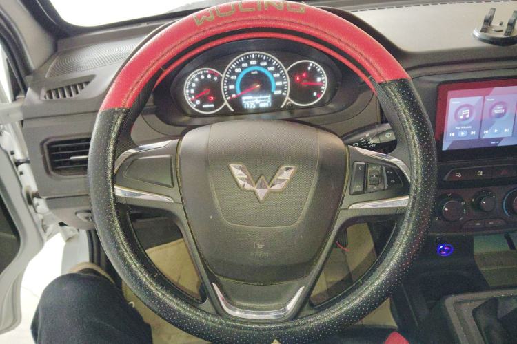 Used Wuling Rongguang New Truck 2021 1.8L Comfort Single-Row Double Rear Wheels LJ479Q6 Steering Wheel