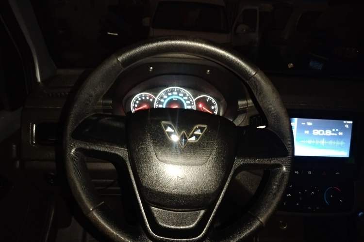 Used Wuling Rongguang New Truck 2021 1.5L Rural Version LV1 Extended Double-Cab L3C Steering Wheel