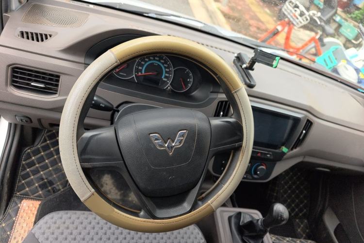 Used Wuling Rongguang New Truck 2021 1.5L Rural Version LV1 Extended Single-Row L3C Steering Wheel