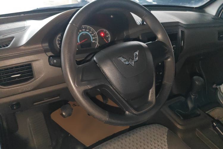 Used Wuling Rongguang New Truck 2021 1.8L Base Model Single-Row Double Rear Wheels LJ479Q6 Steering Wheel
