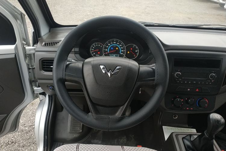 Used Wuling Rongguang New Truck 2021 1.8L Base Model Double-Cab with Dual Rear Wheels LJ479Q6 Steering Wheel