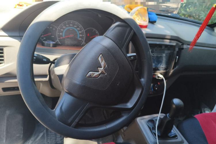 Used Wuling Rongguang New Truck 2021 1.8L Rural Version LV1 Extended Double-Cab LJ479Q6 Steering Wheel