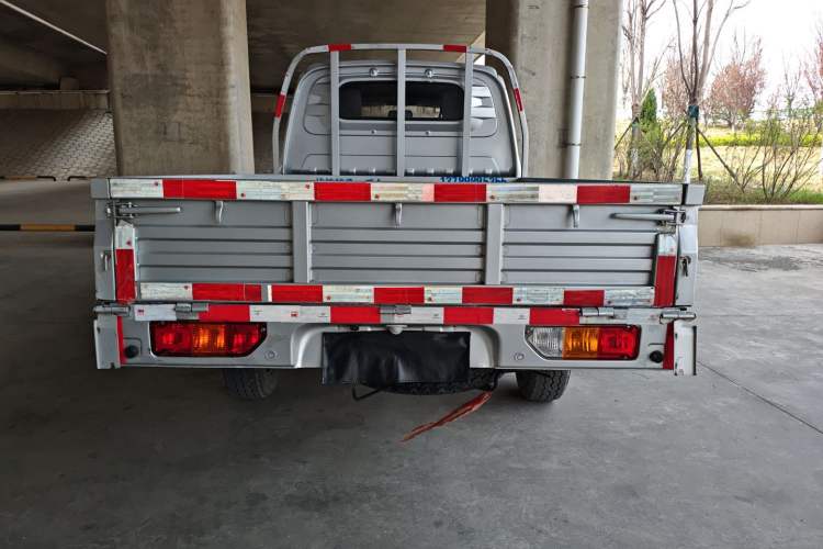Used Wuling Rongguang New Truck 2021 1.5L Rural Version LV1 Extended Double-Cab L3C Trunk
