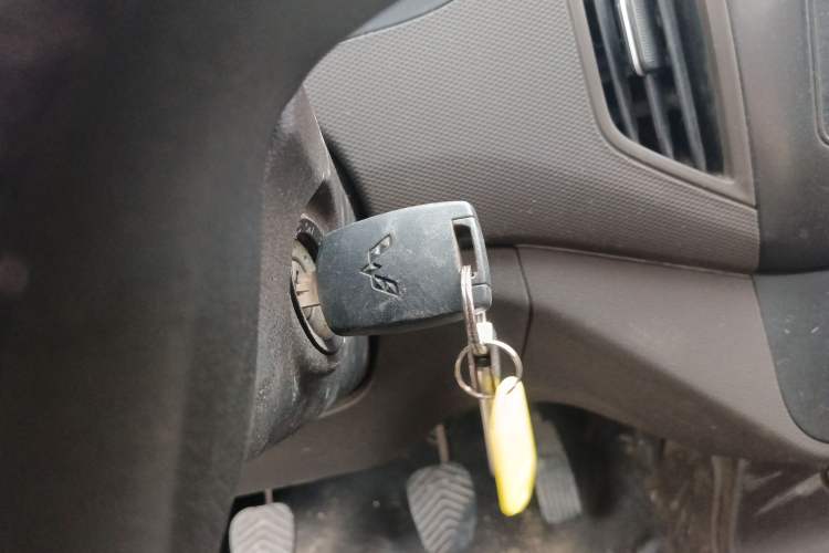 Used Wuling Rongguang New Truck 2021 1.8L "Rural Areas" Edition LV1 Extended Single-Row LJ479Q6 Vehicle Key