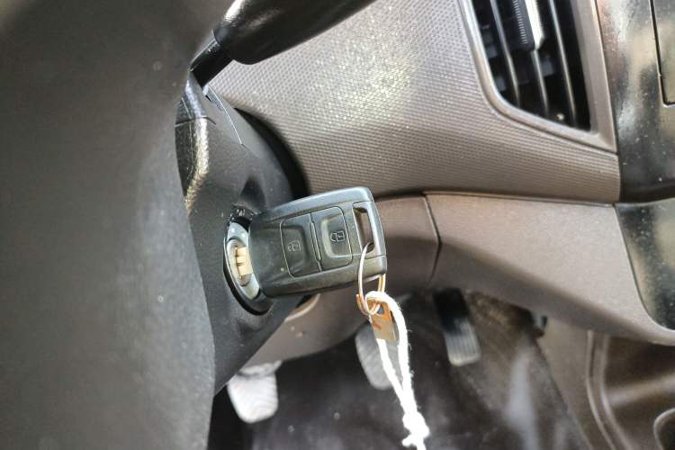 Used Wuling Rongguang New Truck 2021 1.8L Base Model Single-Row Double Rear Wheels LJ479Q6 Vehicle Key