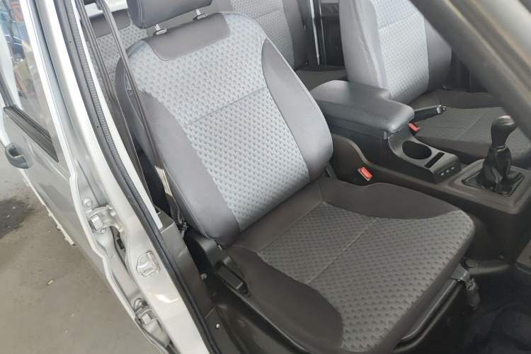 Used Wuling Rongguang New Truck 2022 1.5L Base Version Extended Double-Cab LAR Right Front Seat