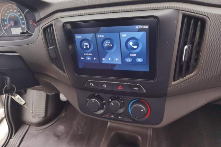 Used Wuling Rongguang New Truck 2023 1.5L Double-Cab Extended-Size Standard Version LAR Audio And AC Panel