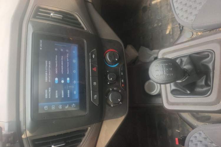 Used Wuling Rongguang New Truck 2023 1.5L Double-Cab Extended-Size Standard Version LAR Audio And AC Panel