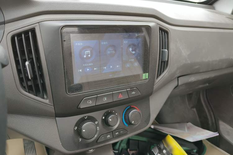 Used Wuling Rongguang New Truck 2023 1.5L Single-Row Extended Version Standard LAR Audio And AC Panel