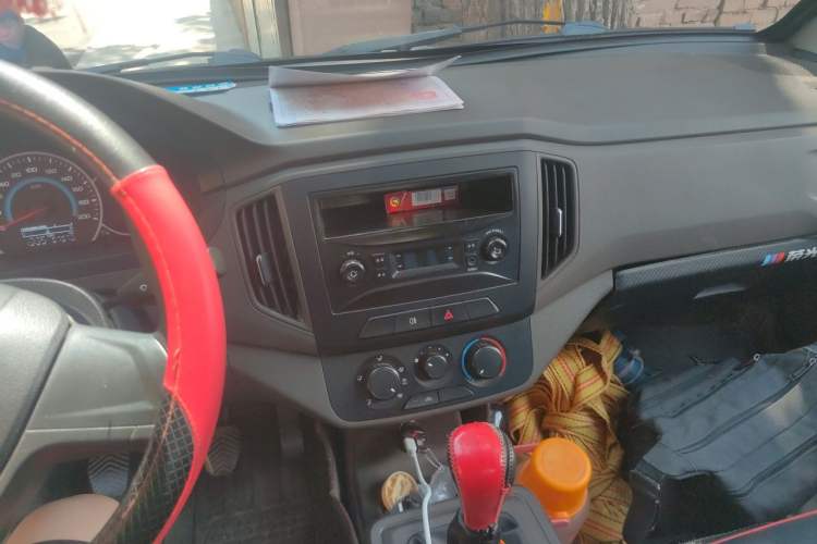 Used Wuling Rongguang New Truck 2023 1.5L Single-Row Base Version LAR Audio And AC Panel