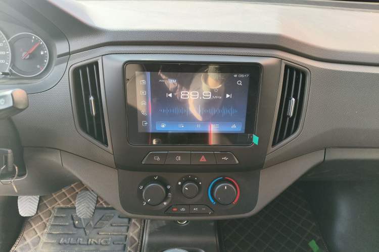 Used Wuling Rongguang New Truck 2023 1.5L Double-Cab Extended-Size Standard Version LAR Audio And AC Panel