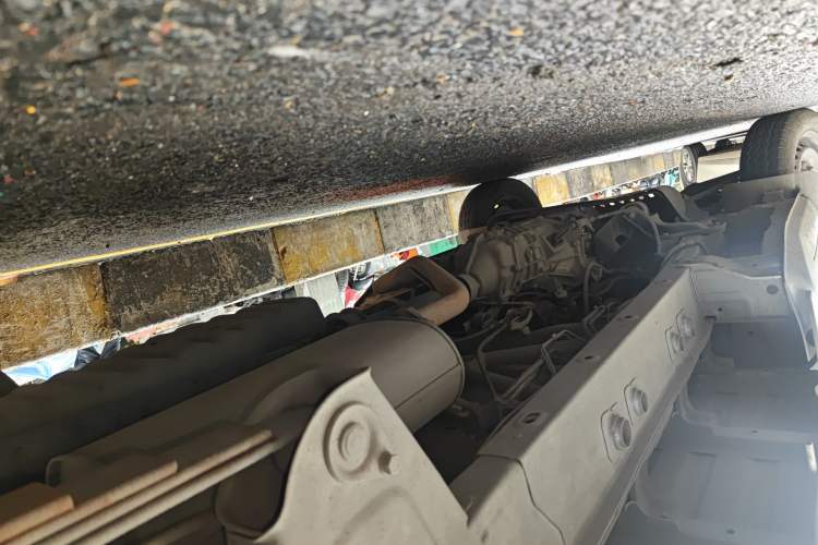 Used Wuling Rongguang New Truck 2023 2.0L Single-Row Base Version LJM20B Chassis Rear Left