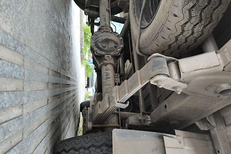 Used Wuling Rongguang New Truck 2023 1.5L Double-Cab Basic Version LAR Chassis Rear Right