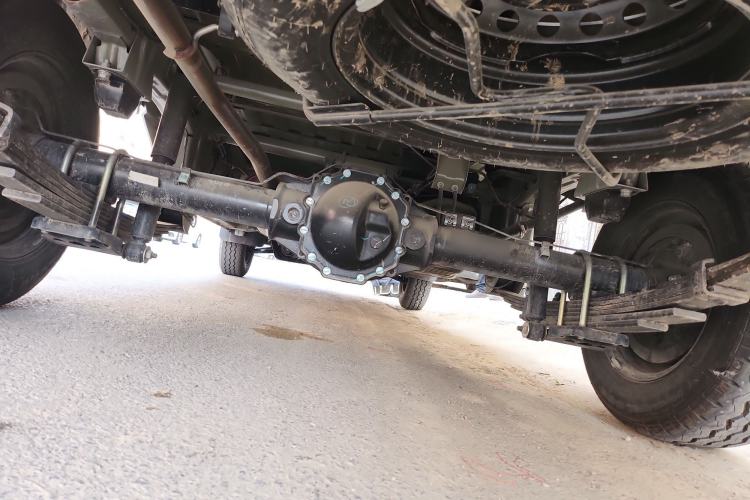 Used Wuling Rongguang New Truck 2023 1.5L Double-Cab Basic Version LAR Chassis Rear