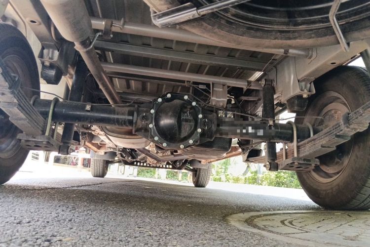 Used Wuling Rongguang New Truck 2023 2.0L Double-Cab Extended-Size Base Version LJM20B Chassis Rear
