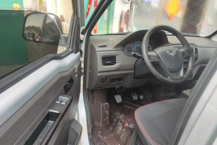 Used Wuling Rongguang New Truck 2023 1.5L Single-Row Base Version LAR Driver Seat