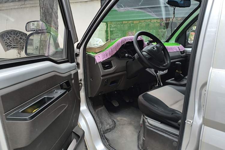 Used Wuling Rongguang New Truck 2023 1.5L Double-Cab Basic Version LAR Driver Seat