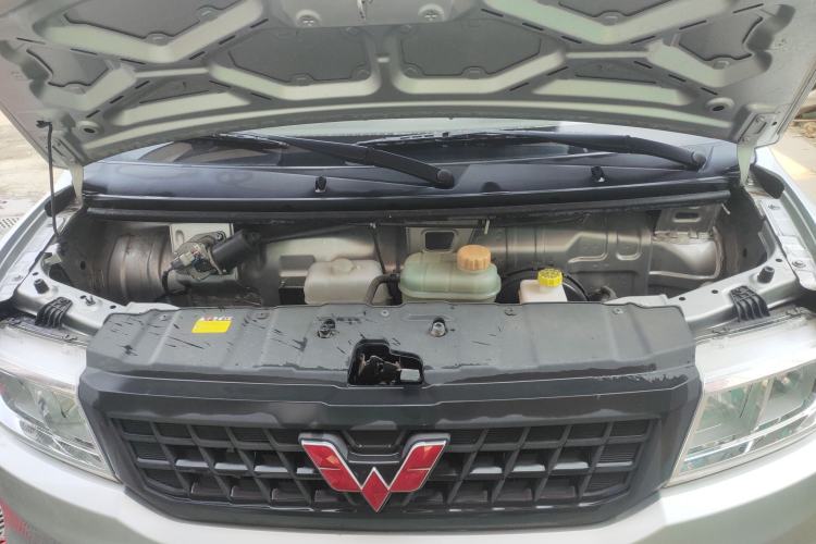 Used Wuling Rongguang New Truck 2023 1.5L Single-Row Base Version LAR Engine Bay
