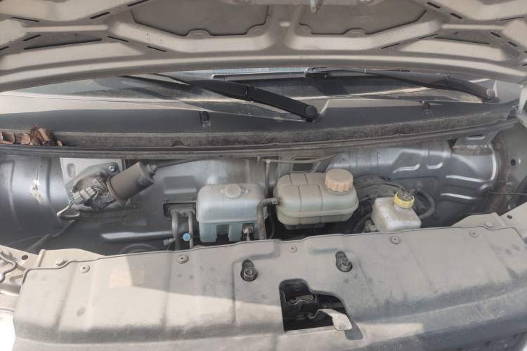 Used Wuling Rongguang New Truck 2023 1.5L Single-Row Base Version LAR Engine Bay