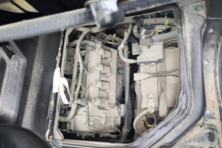 Used Wuling Rongguang New Truck 2023 1.5L Double-Cab Extended-Size Standard Version LAR Engine Bay