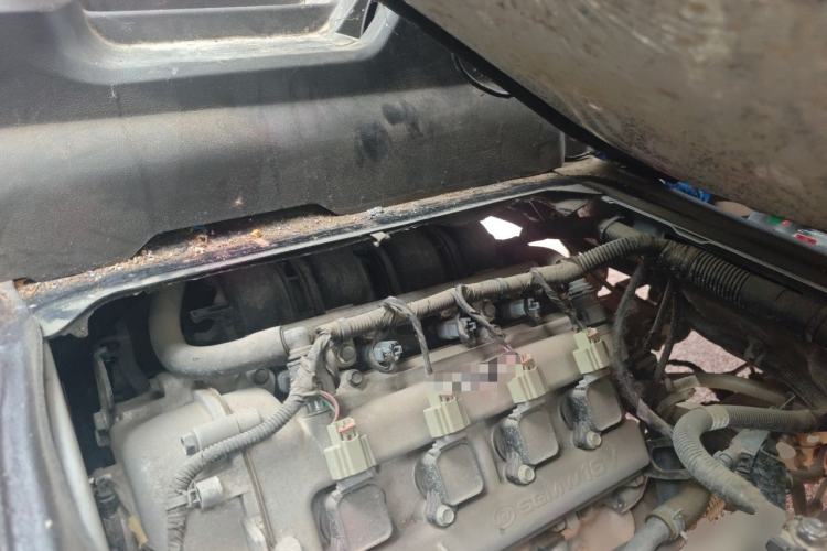 Used Wuling Rongguang New Truck 2023 1.5L Double-Cab Extended-Size Standard Version LAR Engine Bay