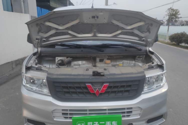Used Wuling Rongguang New Truck 2023 1.5L Double-Cab Extended Version Base Model LAR Engine Bay
