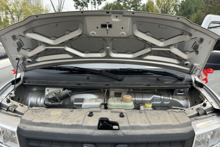 Used Wuling Rongguang New Truck 2023 1.5L Double-Cab Basic Version LAR Engine Bay