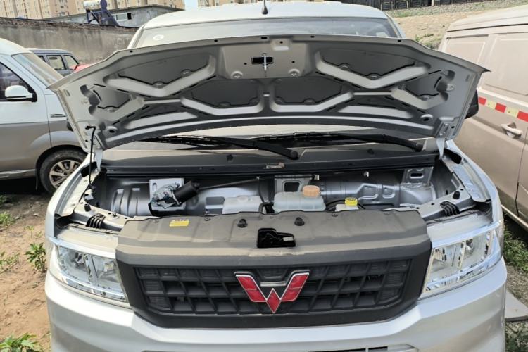 Used Wuling Rongguang New Truck 2023 1.5L Double-Cab Basic Version LAR Engine Bay