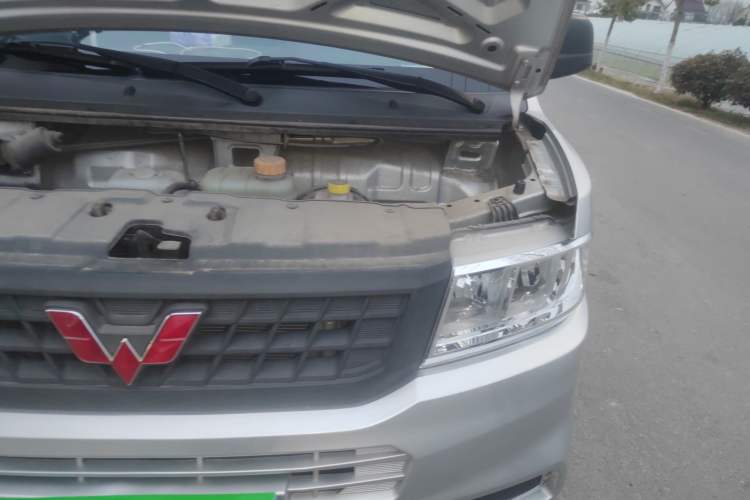 Used Wuling Rongguang New Truck 2023 1.5L Double-Cab Extended Version Base Model LAR Engine Bay Left