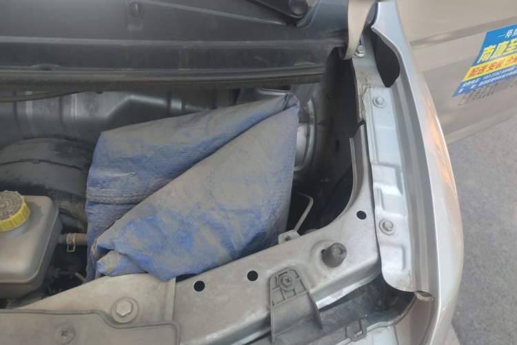 Used Wuling Rongguang New Truck 2023 1.5L Single-Row Base Version LAR Engine Bay Left