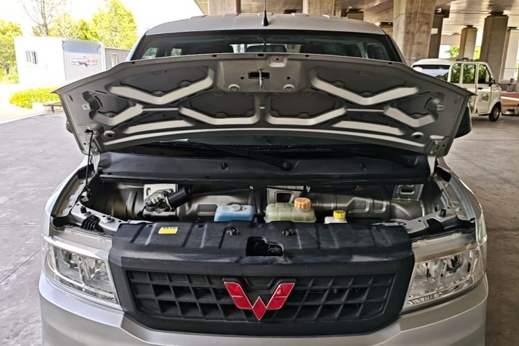 Used Wuling Rongguang New Truck 2023 1.5L Double-Cab Basic Version LAR Engine Bay