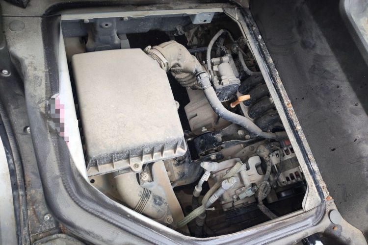 Used Wuling Rongguang New Truck 2023 1.5L Double-Cab Extended-Size Standard Version LAR Engine Bay Right