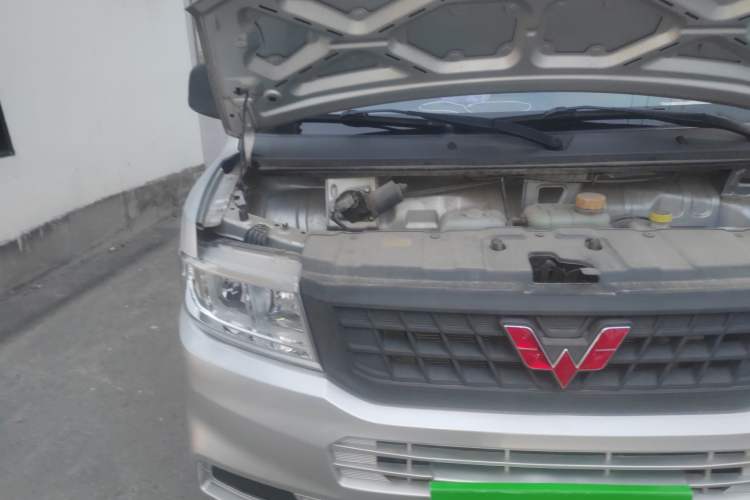 Used Wuling Rongguang New Truck 2023 1.5L Double-Cab Extended Version Base Model LAR Engine Bay Right