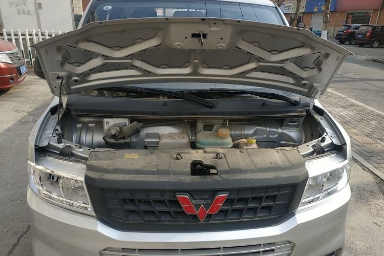 Used Wuling Rongguang New Truck 2023 1.5L Double-Cab Basic Version LAR Engine Bay