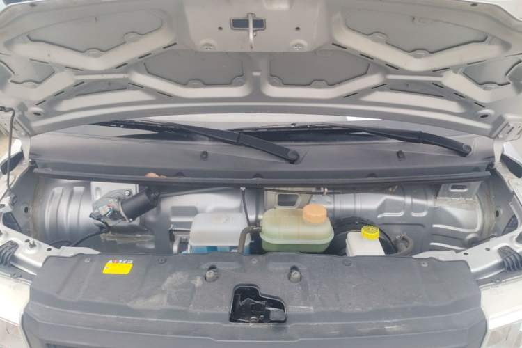 Used Wuling Rongguang New Truck 2023 1.5L Single-Row Extended Version Base Model LAR Engine Bay