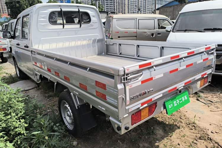 Used Wuling Rongguang New Truck 2023 1.5L Double-Cab Basic Version LAR Exterior 2