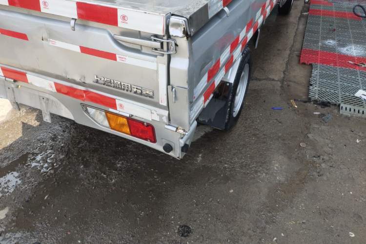 Used Wuling Rongguang New Truck 2023 1.5L Single-Row Base Version LAR Exterior 3