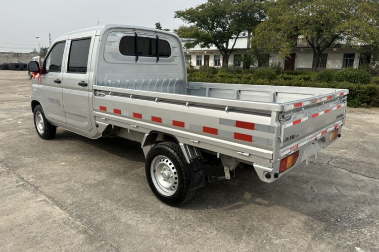 Used Wuling Rongguang New Truck 2023 1.5L Double-Cab Basic Version LAR Exterior 3