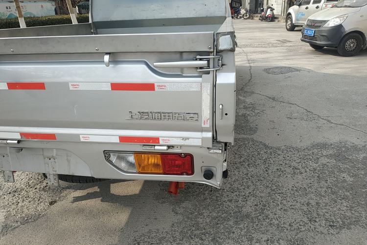 Used Wuling Rongguang New Truck 2023 1.5L Double-Cab Basic Version LAR Exterior 3