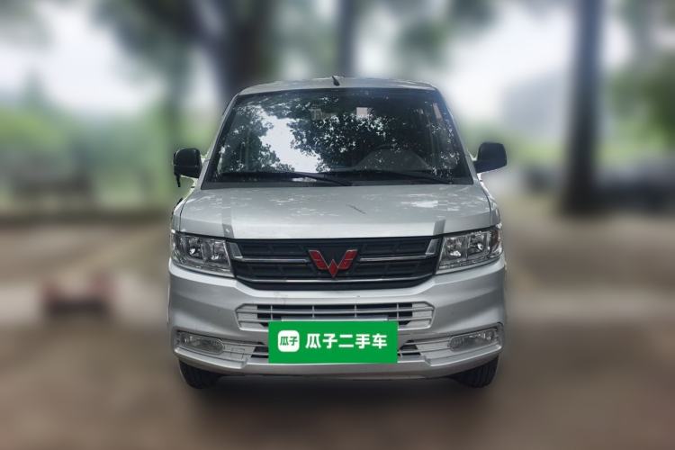 Used Wuling Rongguang New Truck 2023 2.0L Double-Cab with Dual Rear Wheels Comfort Version LJM20B Front
