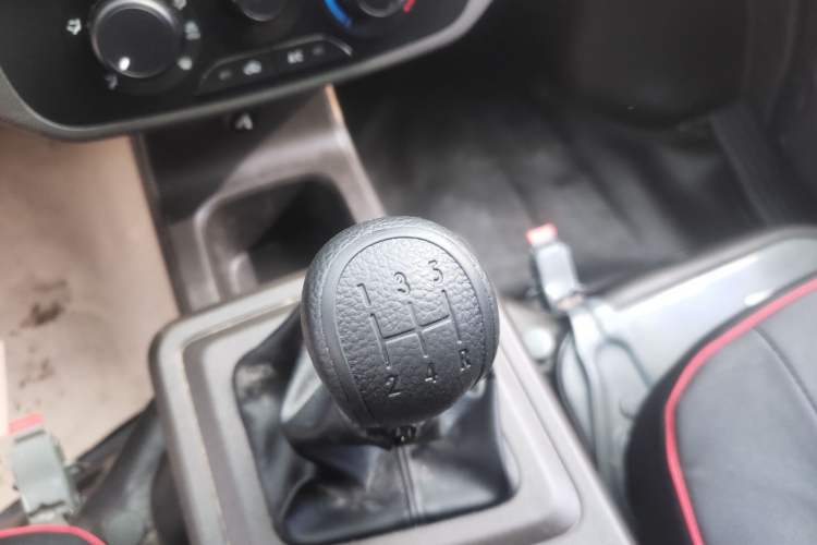 Used Wuling Rongguang New Truck 2023 1.5L Single-Row Base Version LAR Gear Lever