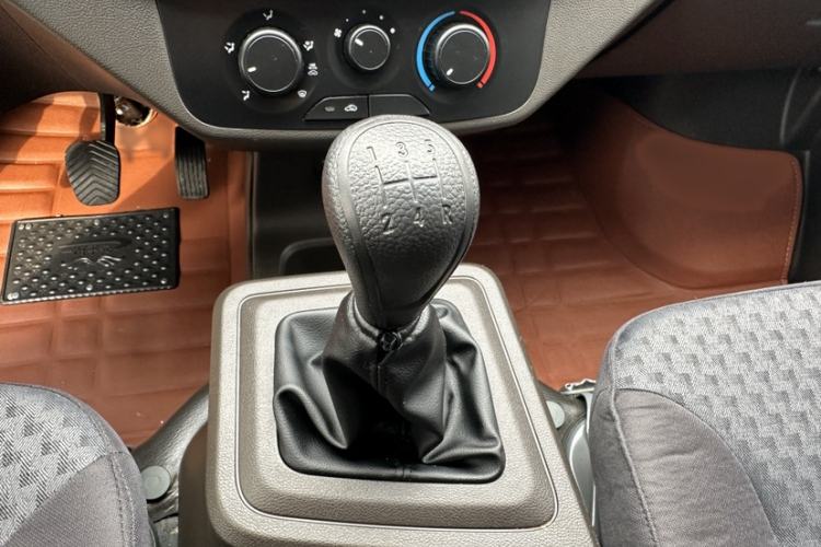 Used Wuling Rongguang New Truck 2023 1.5L Double-Cab Basic Version LAR Gear Lever