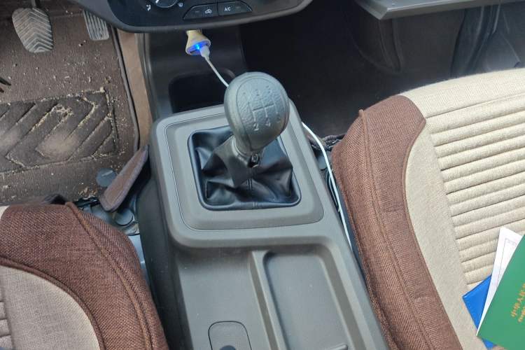 Used Wuling Rongguang New Truck 2023 1.5L Double-Cab Extended-Size Standard Version LAR Gear Lever