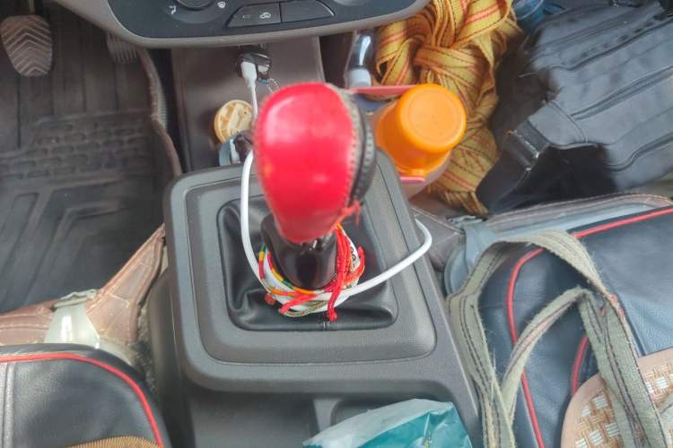 Used Wuling Rongguang New Truck 2023 1.5L Single-Row Base Version LAR Gear Lever