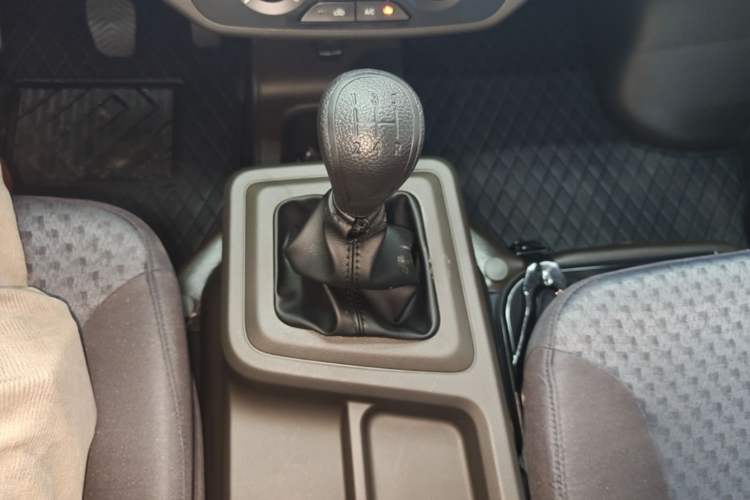 Used Wuling Rongguang New Truck 2023 1.5L Single-Row Extended Version Standard LAR Gear Lever